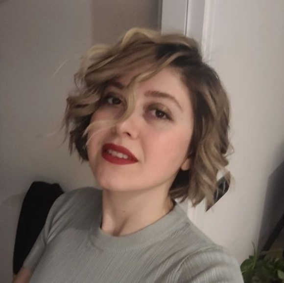 Meet your Posher, Niloofar - Picture 1 of 1